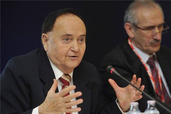 Elhunyt Torgyán József, a Független Kisgazdapárt volt elnöke