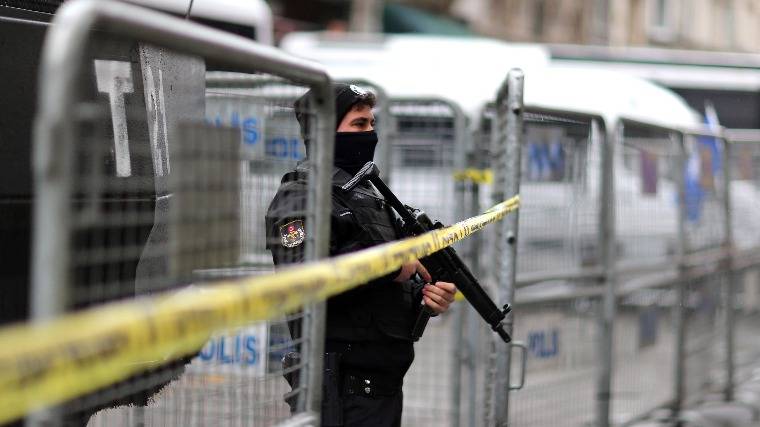 Szükségállapot Rotterdamban, dúl a török–holland viszály