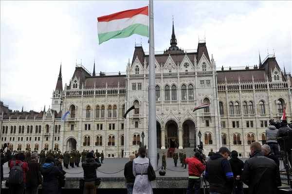 &bullet;  Fotó: MTI