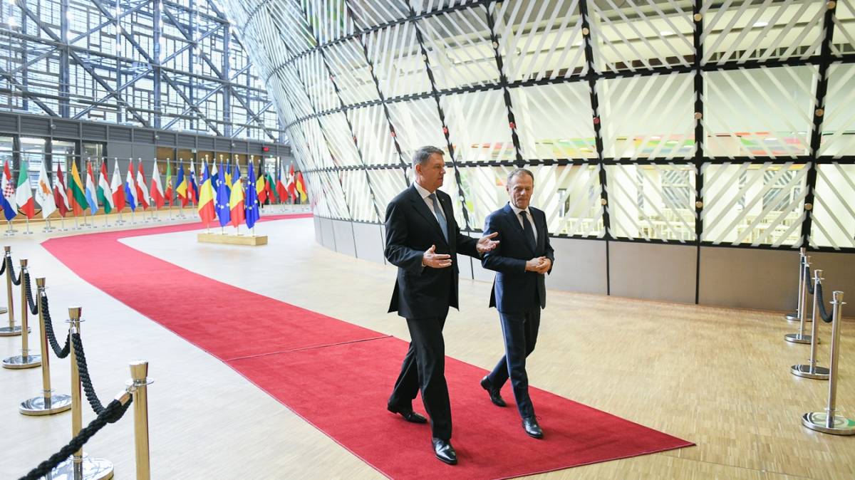 A román államfő Donald Tuskkal, az Európai Tanács elnökével is tárgyalt •  Fotó: Presidency.ro