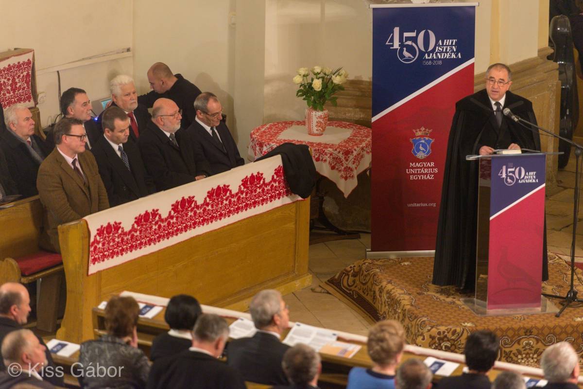 Bálint Benczédi Ferenc unitárius püspök egymás értékeinek tiszteletére szólított • Fotó: Kiss Gábor