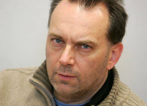 Egymást kiegészítő felejtés és emlékezés – Végh Attila a Helikon-esten