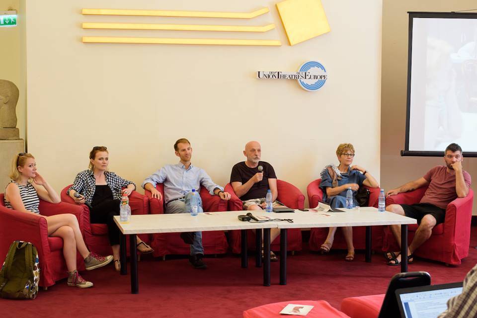 Pethő Anikó, Kézdi Imola, Tom Dugdale, Visky András, Carmencita Brojboiu és Farkas Loránd a sajtótájékoztatón •  Fotó: Biró István