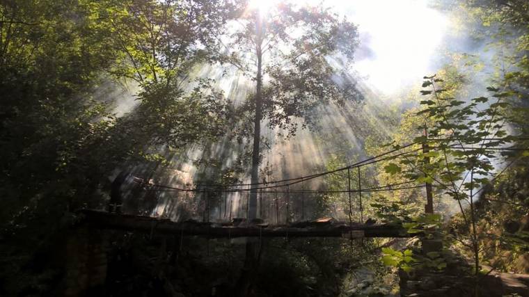 Új függőhíd épül a leégett átjáró helyén a Tordai-hasadékban
