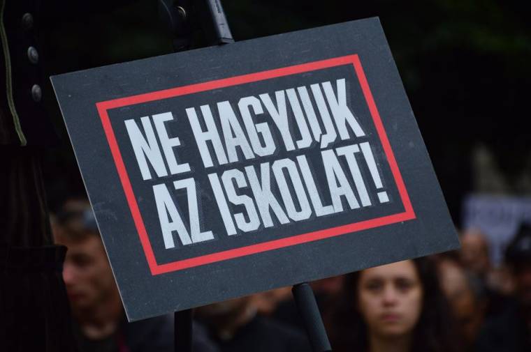 Osztályonként adták a Bolyainak a katolikus iskolát, nem pedig egységként, magyarán: jogilag megszűnt az iskola