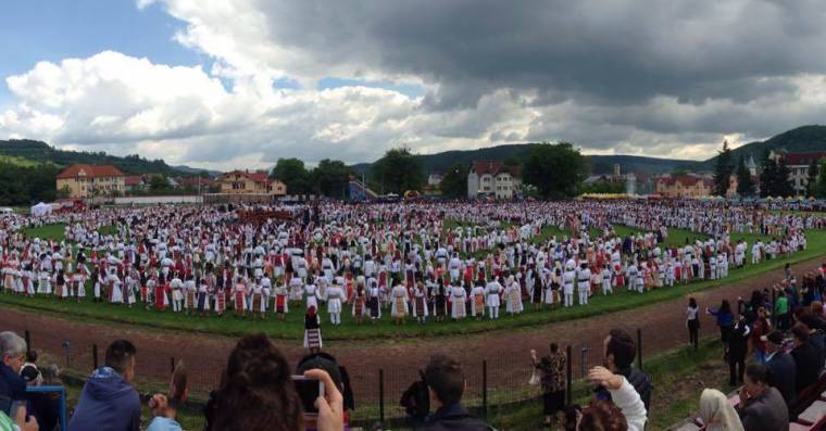Betáncolták magukat a Rekordok könyvébe a naszódi románok