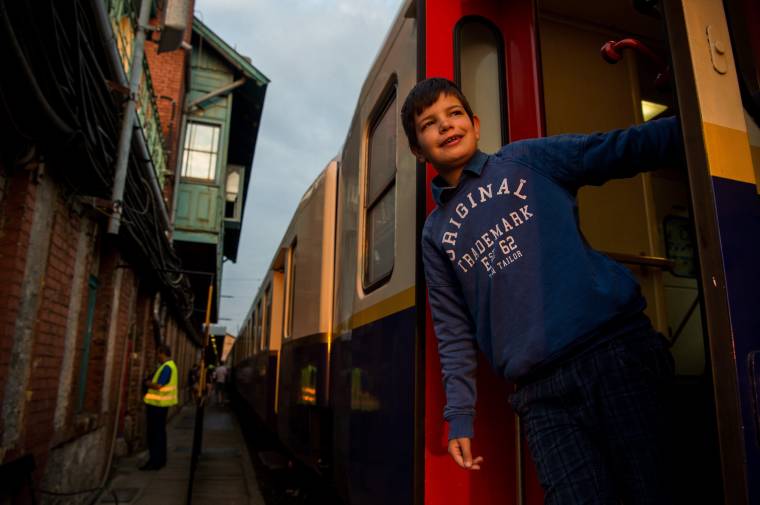 Elindult a Boldogasszony zarándokvonat a csíksomlyói búcsúba
