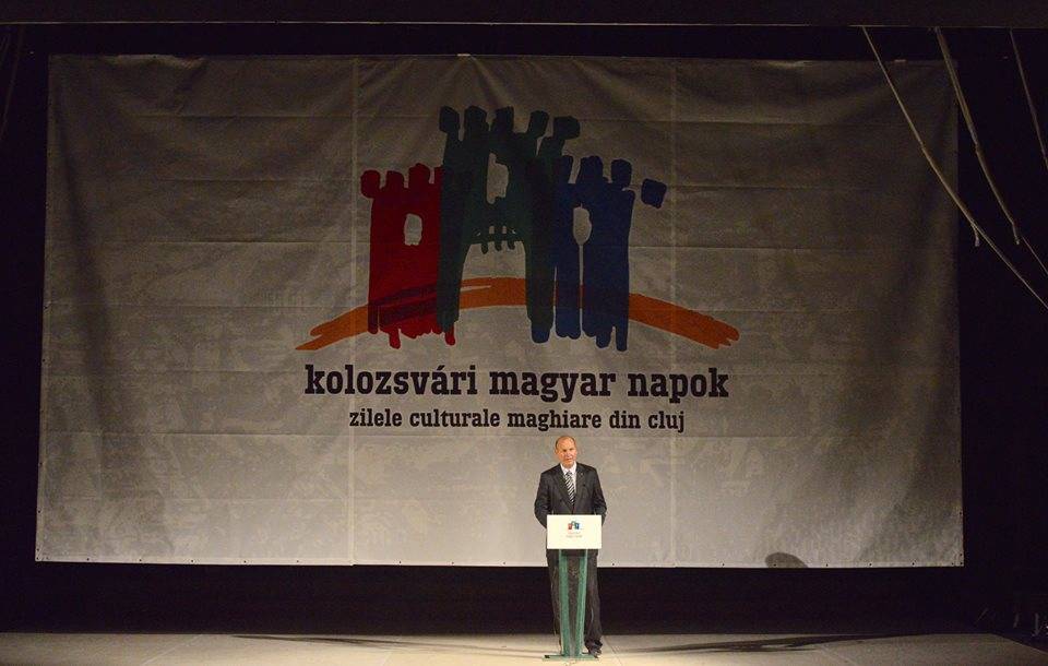 Gergely Balázs főszervező a megnyitón •  Fotó: A KMN Facebook-oldala