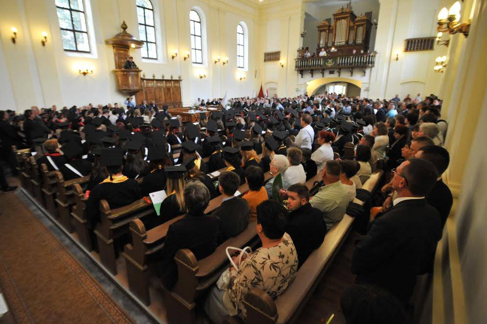 &bullet;  Fotó: Mohácsi Árpád László