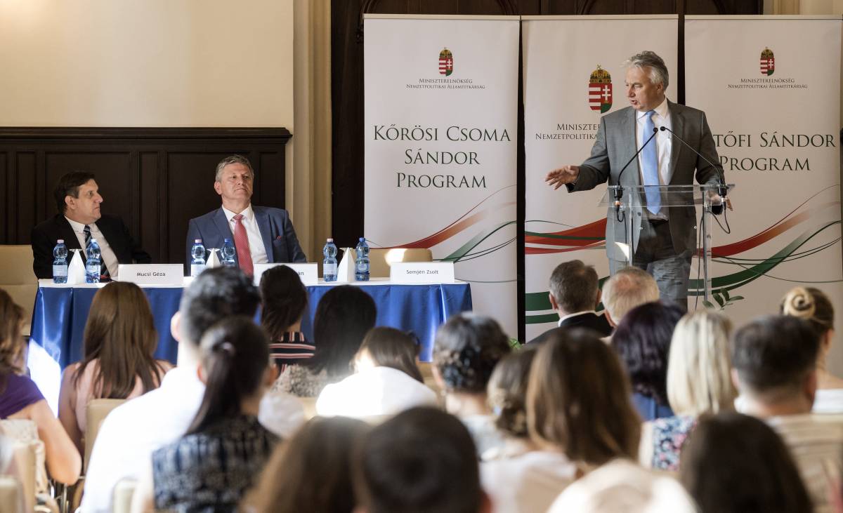 &bullet;  Fotó: MTI