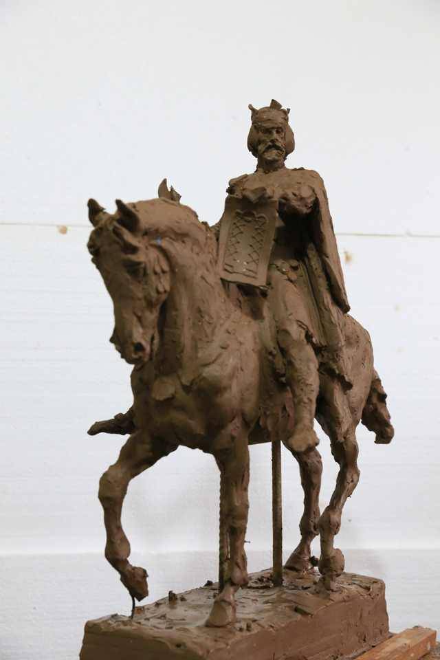 A tervezett lovasszobor makettje &bullet;  Fotó: Bihar megyei RMDSZ