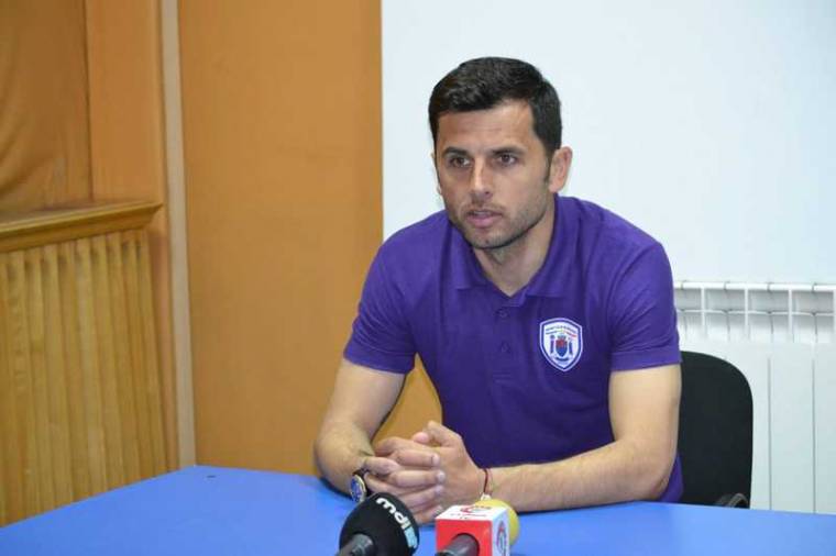 Liga 1: Dicára cserélné Reghecampfot az FCSB
