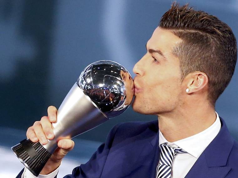 Véget vetettek a találgatásoknak: Cristiano Ronaldo hivatalosan a Juventus játékosává vált