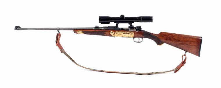 Harminckétezer eurót fizettek Ceaușescu vadászfegyveréért