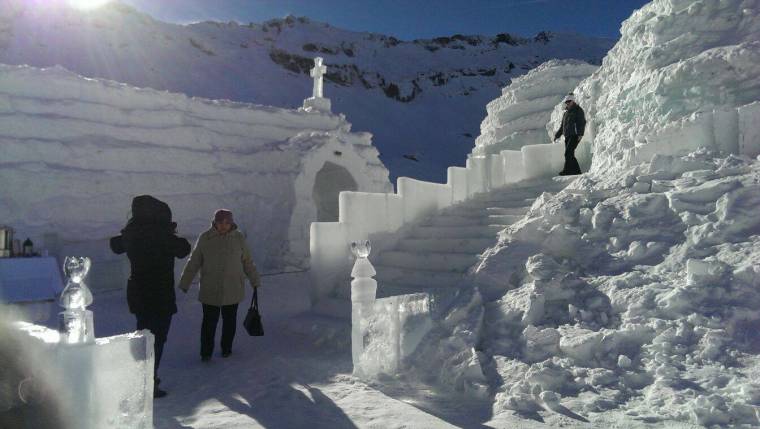 Felszentelték a Bâlea-tó melletti jégtemplomot