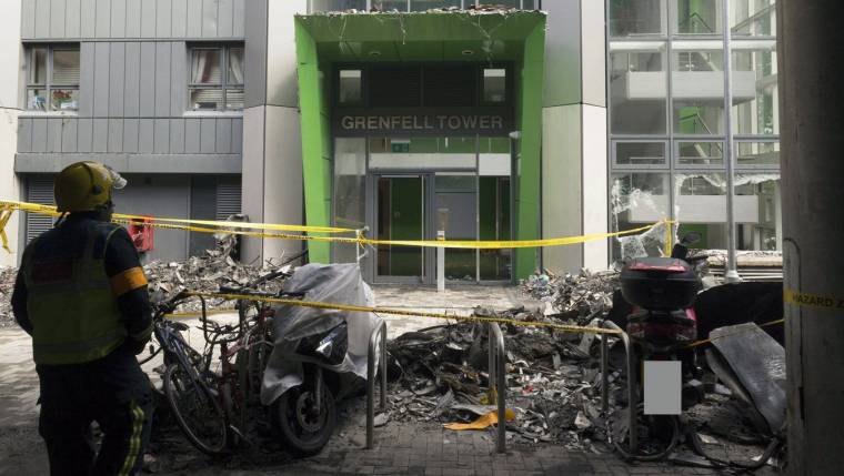 Londoni tűzvész: 79 lehet a halálos áldozatok száma