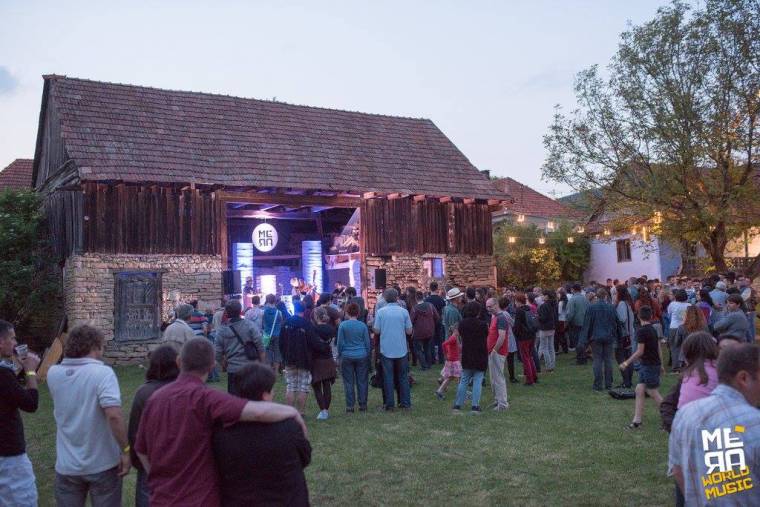 Világzenétől lesz hangos a mérai Szarka-telek