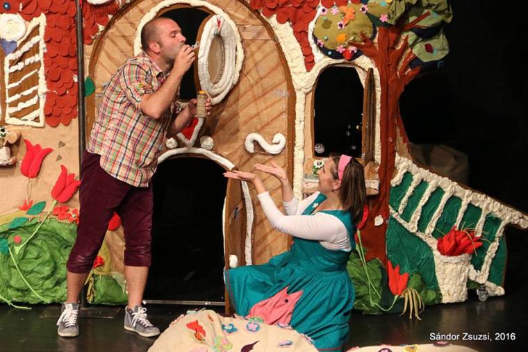 Kulturális bölcsőde a színházban