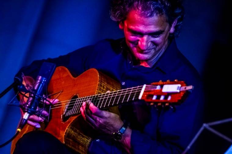 Emlékkoncert Snétberger Ferenccel a balesetben elhunyt kolozsvári zenész tiszteletére