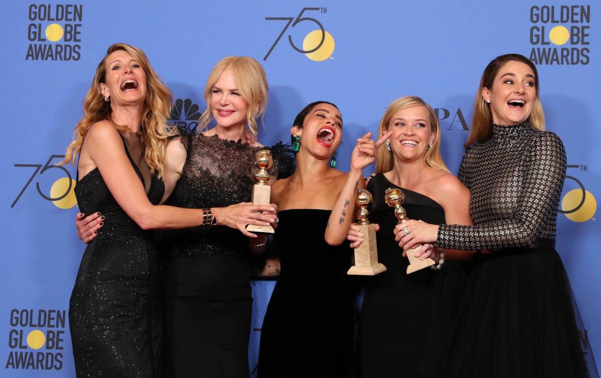 Hatalmas kis hazugságok főszereplői Aranyglóbuszaikkal •  Fotó: Híradó.hu/MTI/EPA