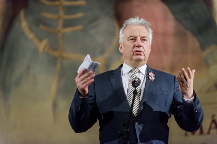 Semjén: az erdélyi magyarok a magyar jelölteket támogassák!