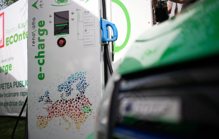 Kevés a töltőállomás, nem áll készen az infrastruktúra az elektromos autókhoz