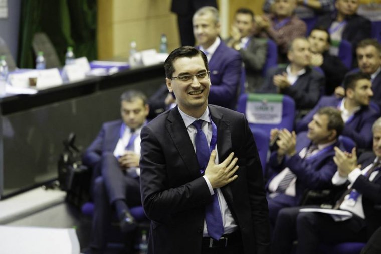 Răzvan Burleanu fölényes választási győzelme után is marad a megosztottság a romániai labdarúgásban