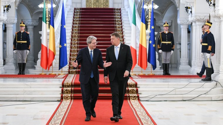Johannis gratulált Gentiloninak a migrációs nyomás visszaszorításához