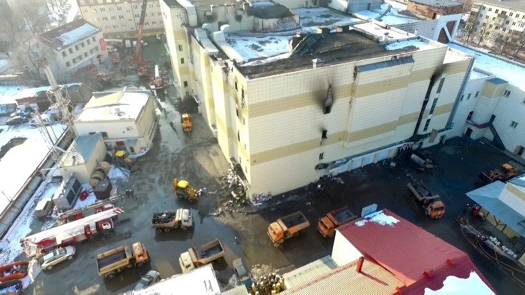 Engedély nélkül építették meg a leégett kemerovói plázát, ahol 64-en vesztették életüket