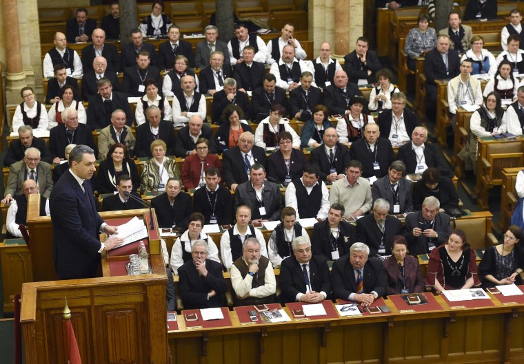 Vallásszabadság: a 450 éves tordai „ajándékról” és a türelem határairól az Országházban tartott konferencián