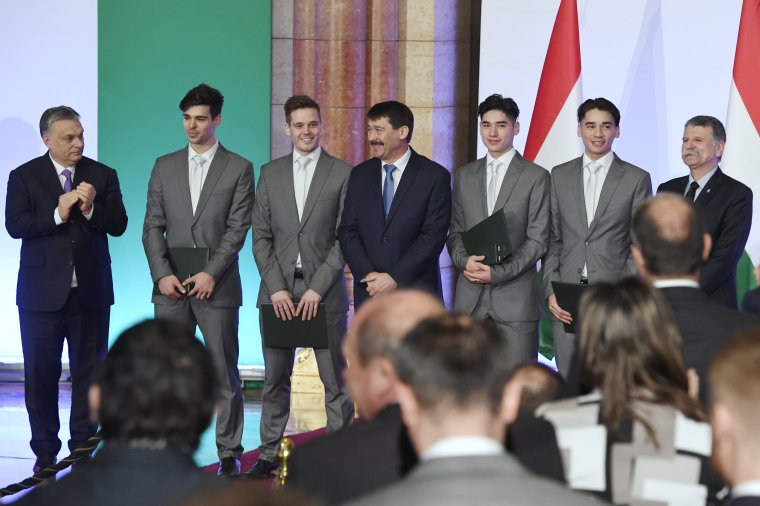 Orbán a magyar olimpikonok kitüntetésén: a győzelemhez és a sikerhez hit, bátorság és akarat kell
