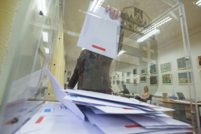 Arra kérik a választókat, hogy a levélszavazatokat az RMDSZ-hez vagy a főkonzulátusra vigyék