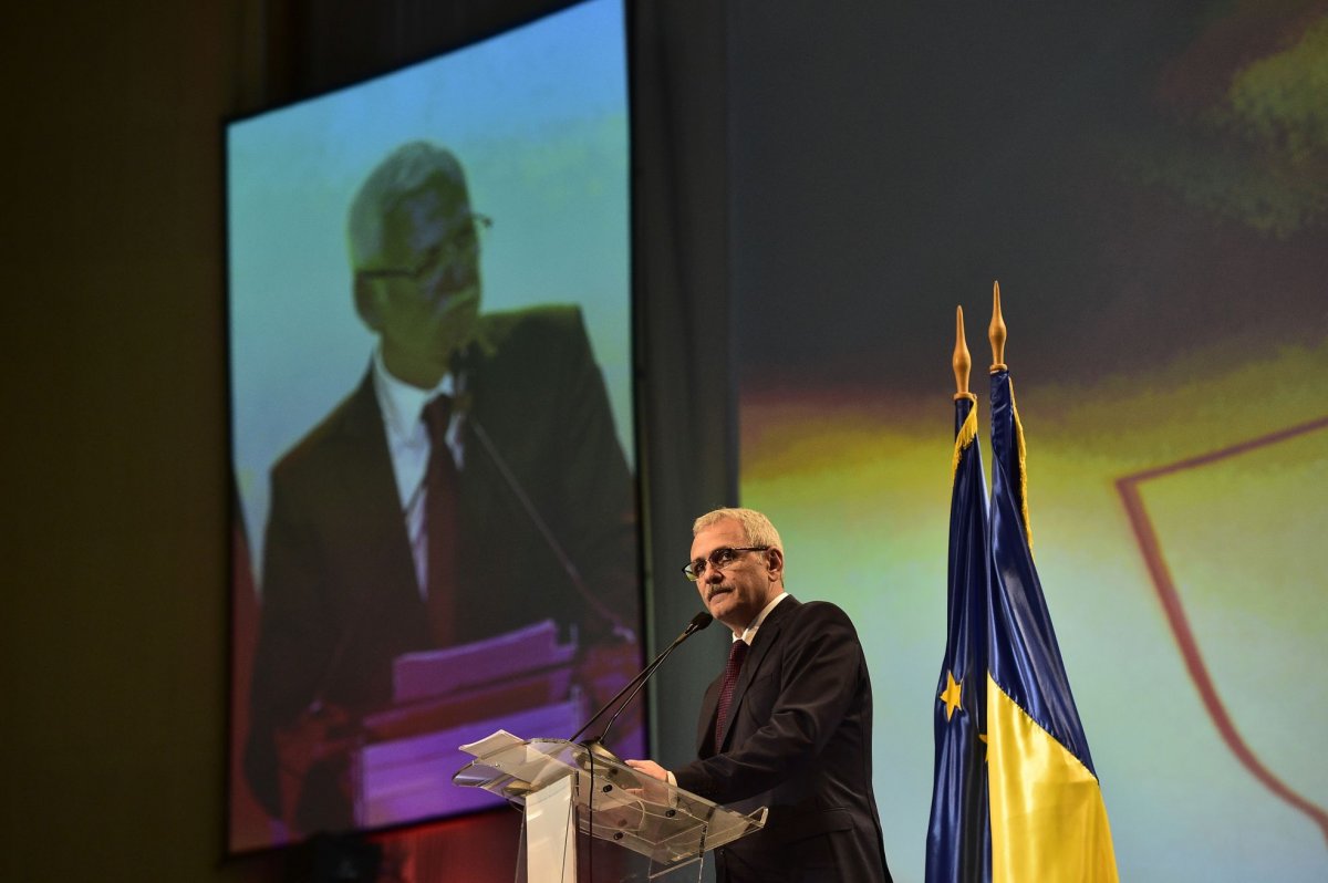 A Liviu Dragnea vezette alakulat két év alatt három kormányfőt és 70 minisztert cserélt •  Fotó: PSD