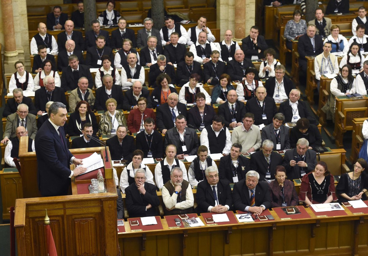 Lázár János beszédet mond a konferencián • Fotó: MTI