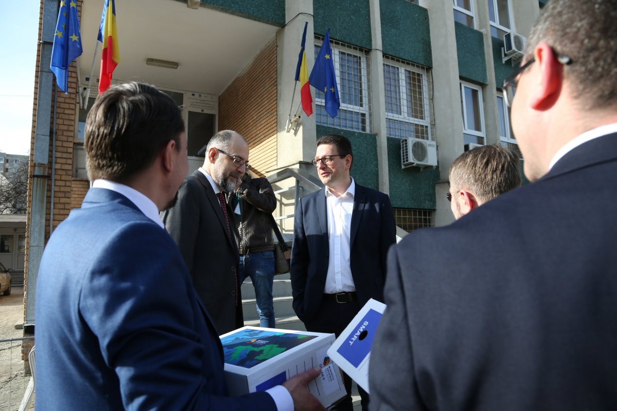 Kelemen Hunor és Vincze Loránt az aláírások szerdai iktatásakor • Fotó: MTI/Baranyi Ildikó