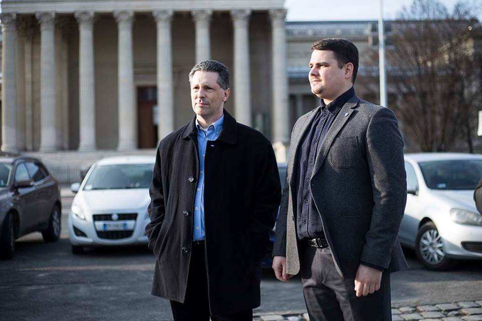 Schiffer András és Dabis Attila a székely szabadság napján tartott budapesti rendezvényen &bullet;  Fotó: Facebook/Schiffer András