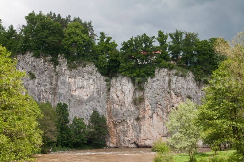 Vársonkolyoson a barlangok népszerűsítésére is kialakítanak túraútvonalat &bullet;  Fotó: Travel Guide Romania