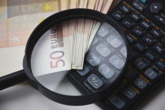 5 lejes eurót, az adóemelések miatt növekvő inflációt vetít előre a gazdasági elemző