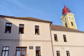 Diákjai ellen elkövetett nemi erőszak és szexuális bűncselekmények miatt nyomoznak egy nagybányai magyar tanár ellen