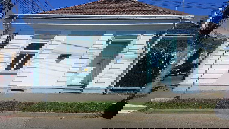 A rendőrség Râmnicu Vâlcea-i férfit gyanúsít az Elie Wiesel-emlékház meggyalázásával