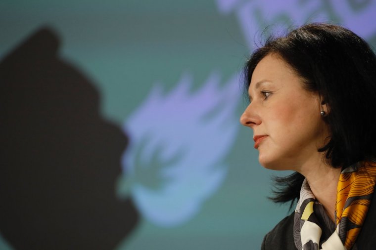 Jourová azt szeretné, ha megszüntetnék a Romániára vonatkozó együttműködési és ellenőrzési mechanizmust, de semmit nem ígér