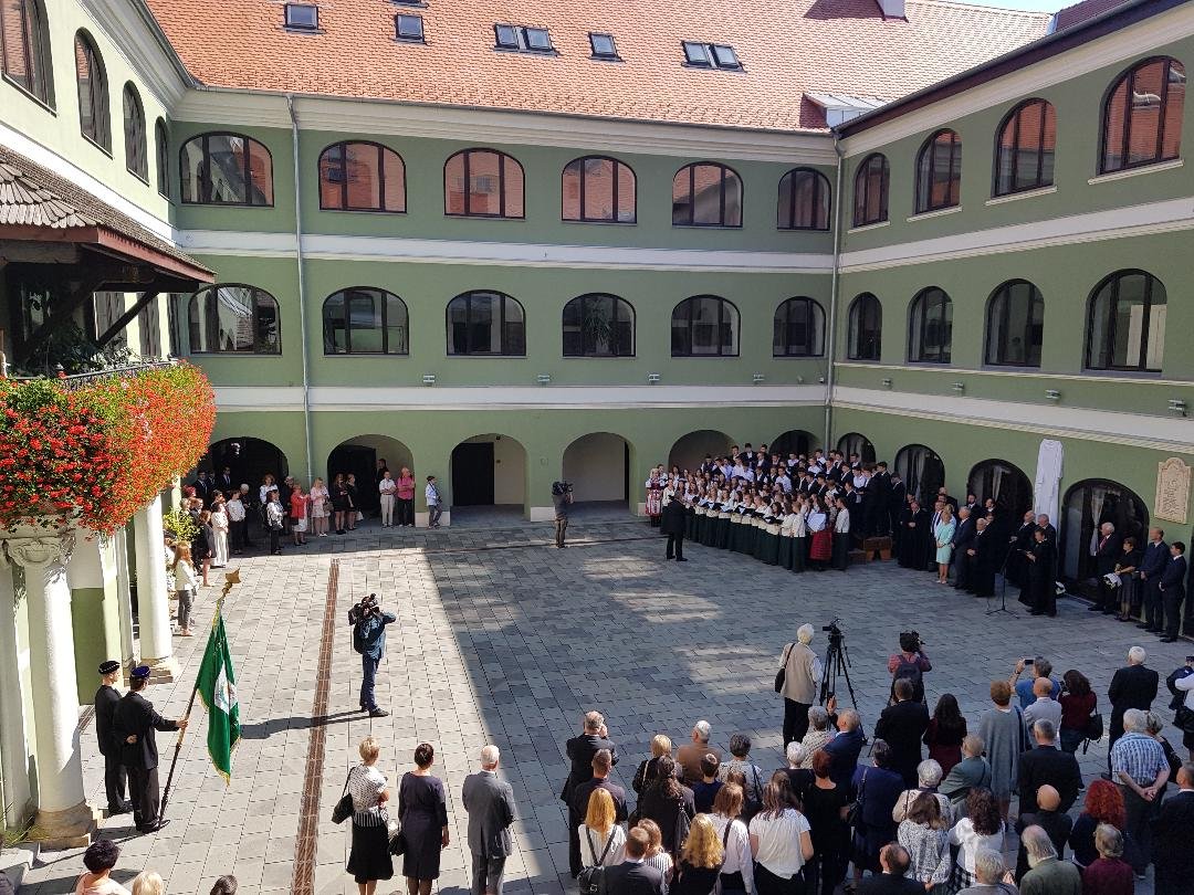 A kincses város egyik legkorszerűbb magyar kollégiumává vált a Farkas utcai iskola •  Fotó: Makkay József