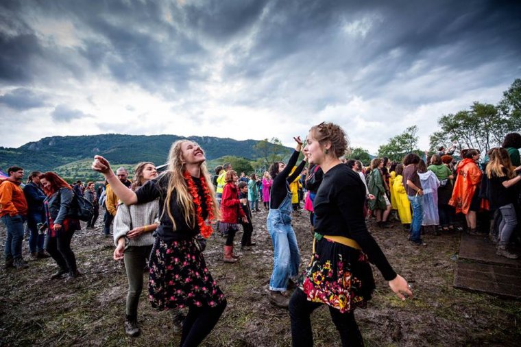 Double Rise: a látvány kárpótolja a „sártengerben” táncoló fesztiválozókat