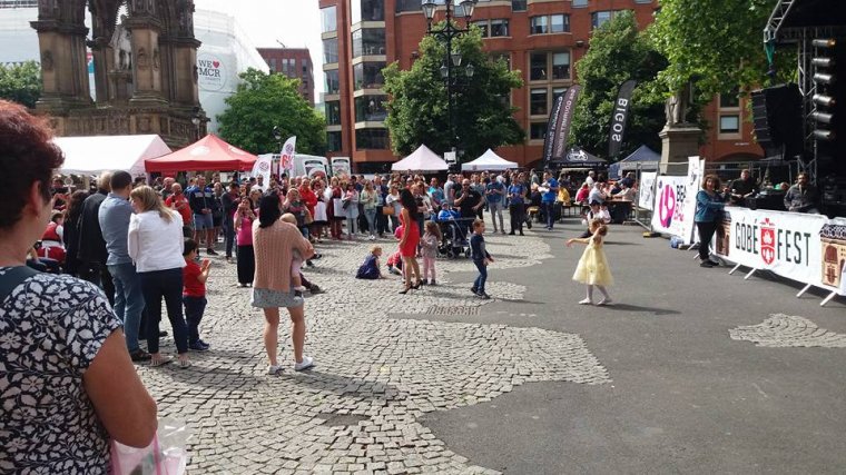 „Nagyon jó befektetés” – Szili Katalin a manchesteri Góbé Fesztiválon tárgyalt a helyi magyarság képviselőivel