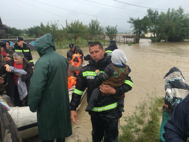 Raed Arafat államtitkár Háromszéken mérte fel az árvízkárokat