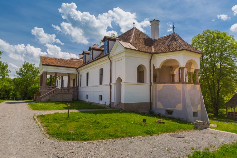 Sorsfordító háromszéki ajtók – Varázslatos és hátborzongató erdélyi emlékei is vannak Boris Kálnokynak