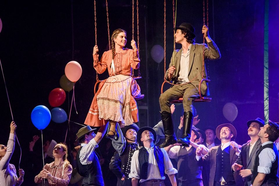 A budapesti Nemzeti Színház Körhinta című vendégelőadása várta a közönséget •  Fotó: Gönczy Tamás/RMDSZ