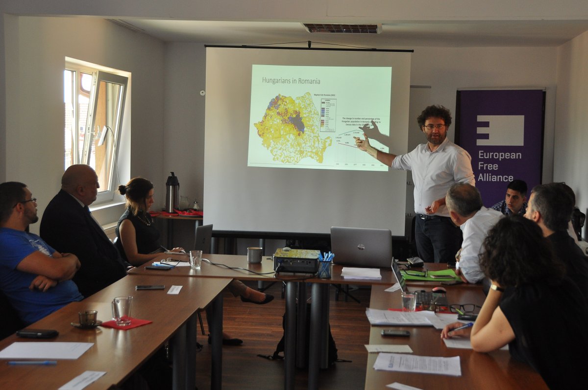 Toró Tibor egyetemi adjunktus erdélyi viszonylatban beszélt a kisebbségi nyelvhasználati jogokról &bullet;  Fotó: EMNT