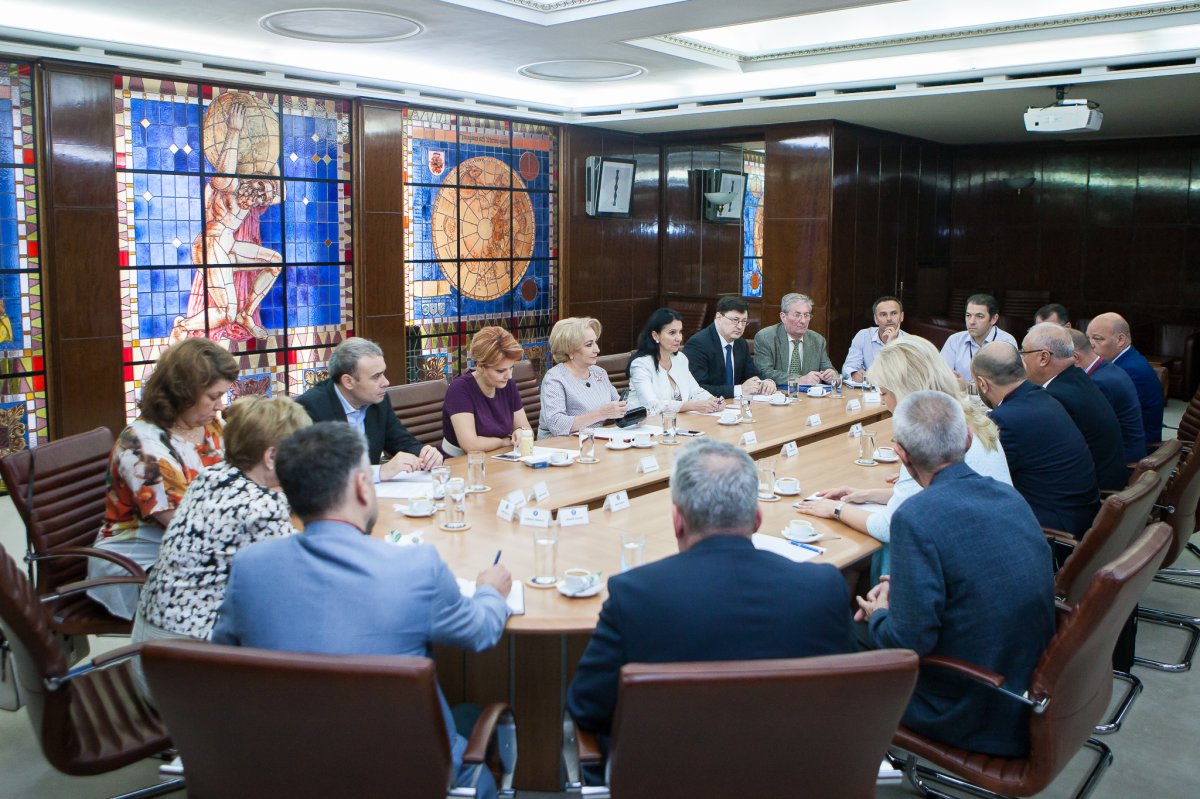 &bullet;  Fotó: Gov.ro