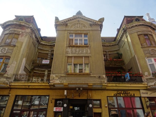 A Főutca 15-ös szám alatti épületet is felújítják &bullet;  Fotó: Oradea.ro